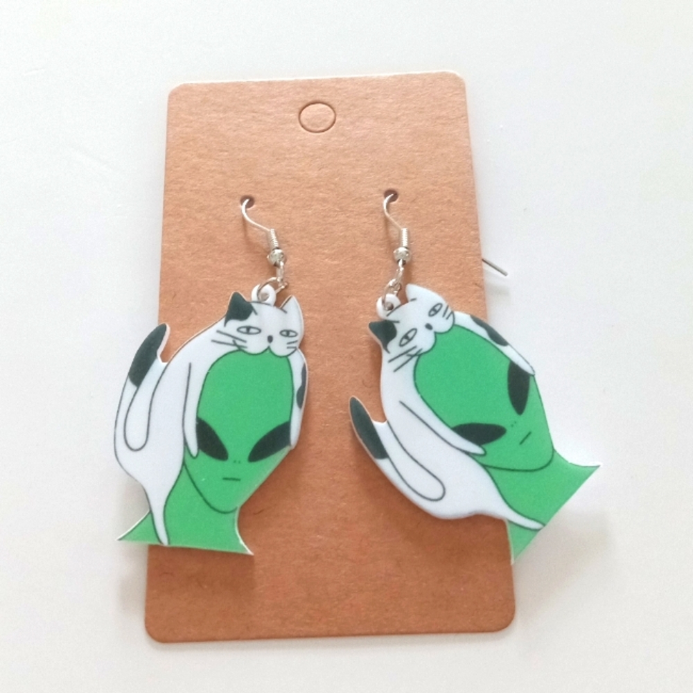 Fashion Jewelry Alien And Cat Dangle Earrings